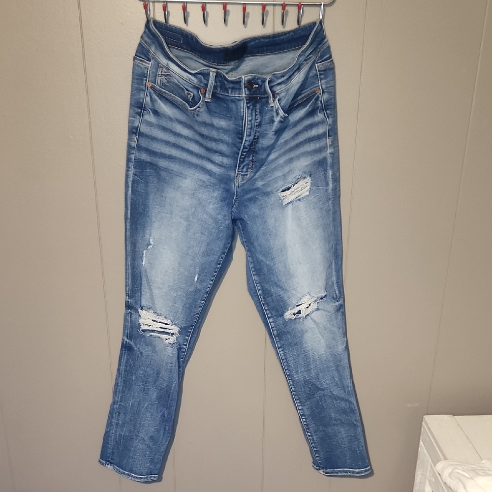 Buckle Women’s Straight Leg Distressed Light Blue Jeans